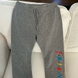Gray sweatpants “FRIENDS”